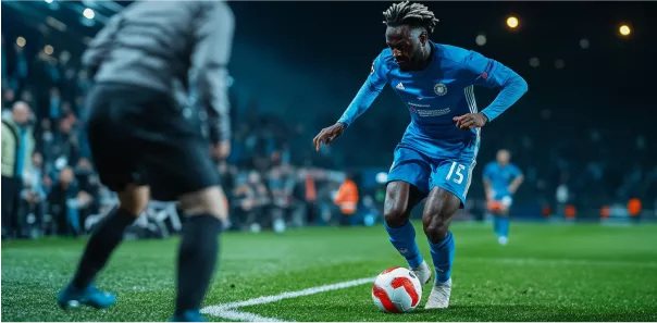 Futbolçu topu idarə edir